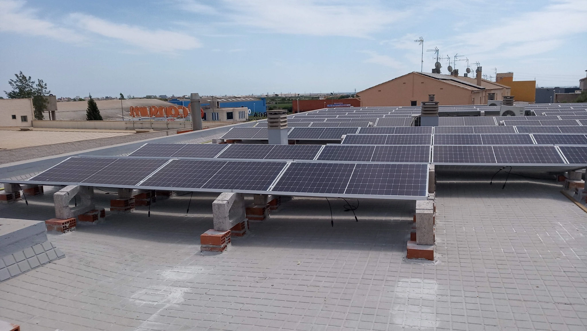 Instalación solar realizada por Sapiens Energía